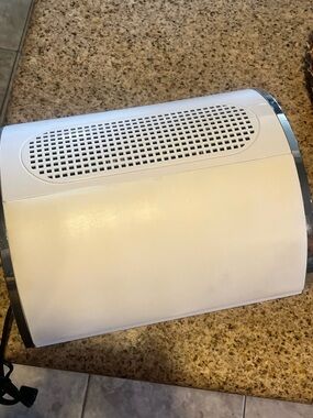 Nail Dust Collector & Armrest